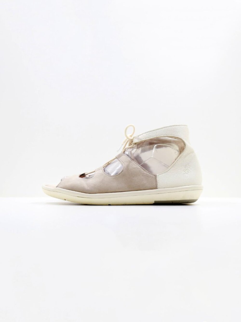 Fly London Mura Two Tone Leather Lightweight Flat Gladiator Sandals - 9/EU 40